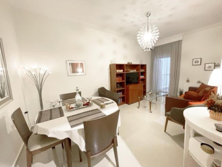 Crimson Suite: 1-bedroom In * Thessaloniki